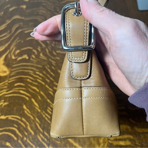 Coach Tan Leather Baguette Shoulder Bag - Picture 4 of 13